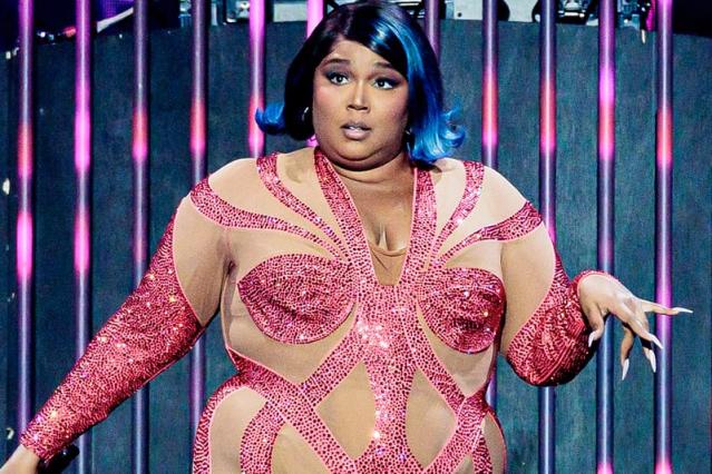 Lizzo Shows Off Her Body in Lingerie After Valentine's Day – Watch! (Video), Lizzo