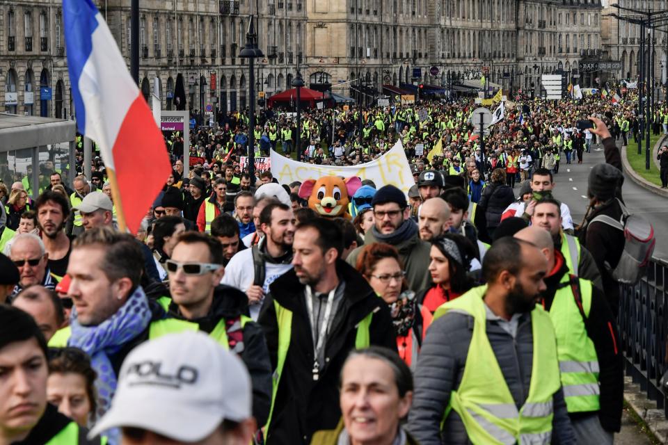 Gilets jaunes, la passe à 10