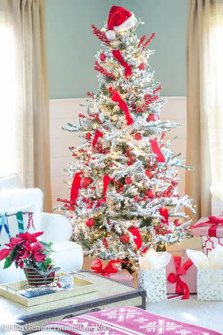 27 Flocked Christmas Tree Decorating Ideas to Bring Cheer