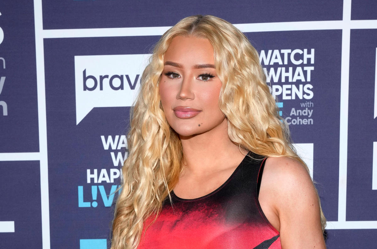 Iggy Azalea Says She Had To Cut Show In Saudi Arabia Short After Serious Wardrobe Malfunction