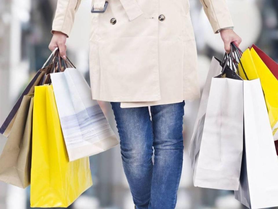 111822-canadians-plan-to-spend-less-as-retailers-brace-for-shopping-season_hero_43_1280x960_v20221117102659