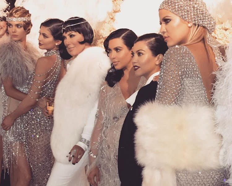 <p>Man wird nur einmal 60, dachten sich wohl auch Kris Jenners Kinder und schmissen ihrer Mutter deshalb im Jahr 2015 eine extravagante Geburtstagsparty im “Great Gatsby”-Stil für 2 Millionen Dollar (1,72 Millionen Euro).<br>(Foto: Instgram/Kim Kardashian) </p>