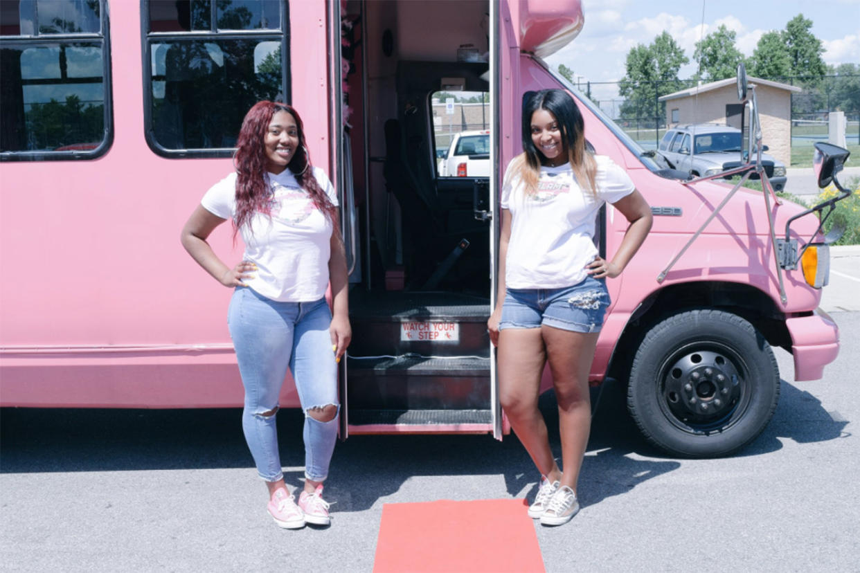 Peja Jordan and Shamari Whitfield, both 17, host the ultimate party-bus experience for little girls. (Photo: Twitter/lilpeja)