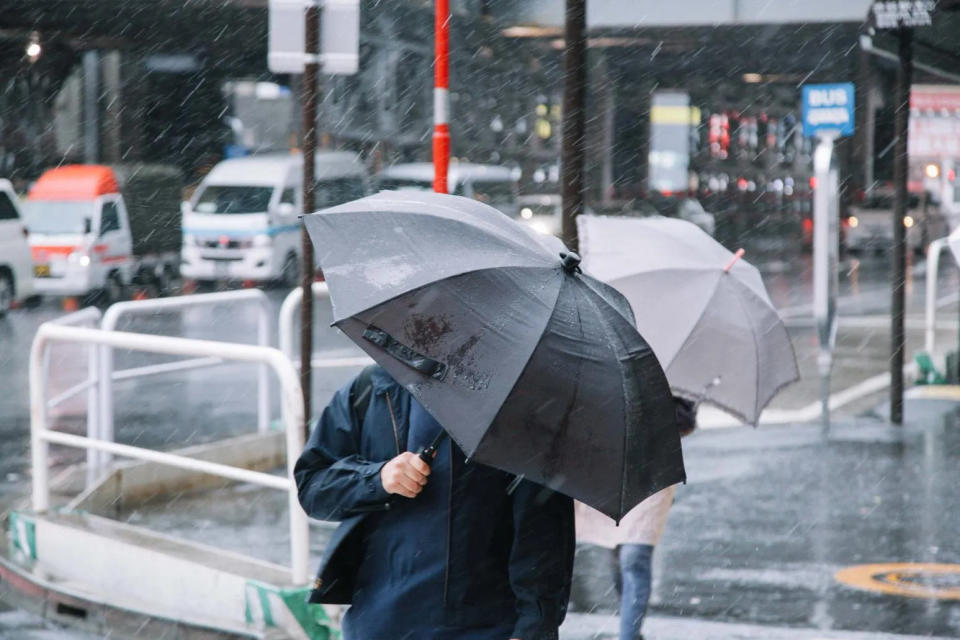 午後大雨來了！（示意圖／PAKUTASO）