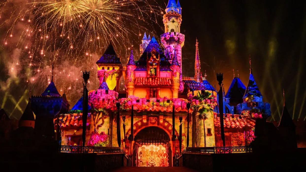  Paint the Night Parade at Disneyland Resort. 