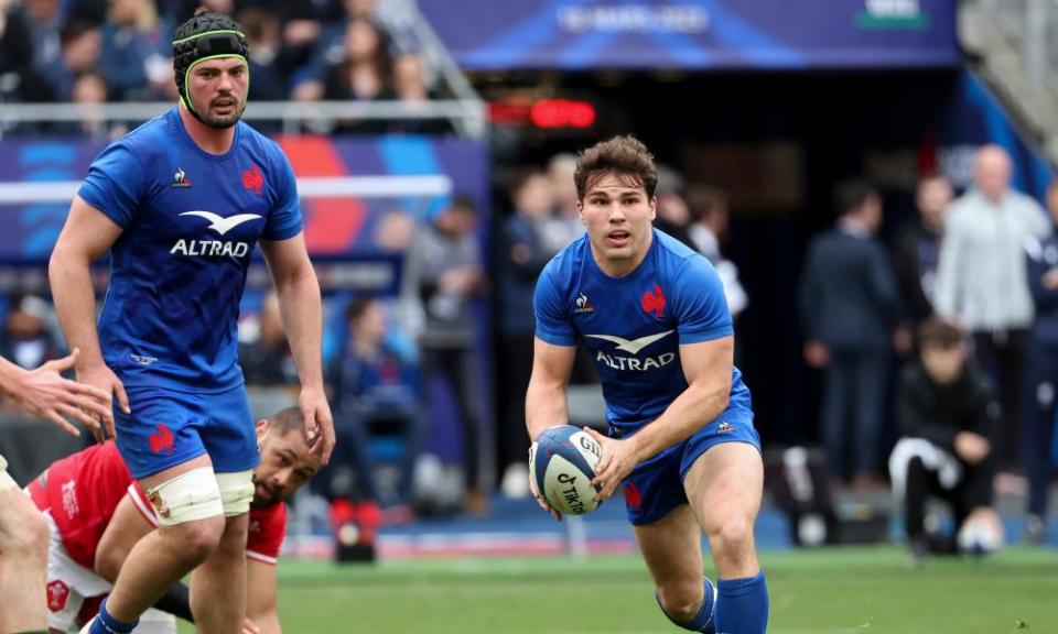 Antoine Dupont and Gregory Alldritt (left) will hope to inspire France to World Cup glory on home soil this autumn.