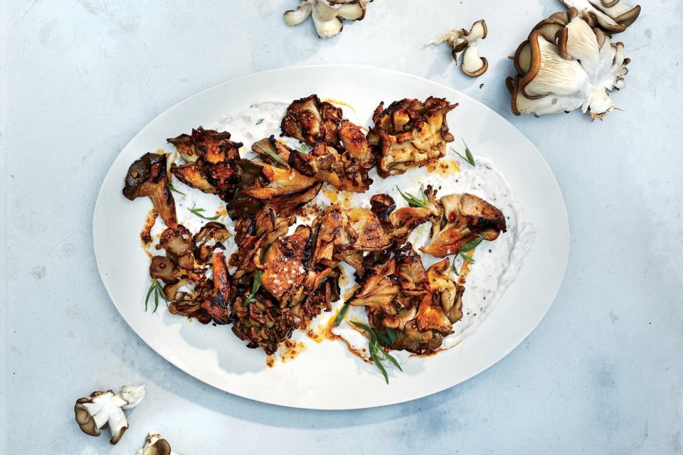 Mushrooms With Béarnaise Yogurt