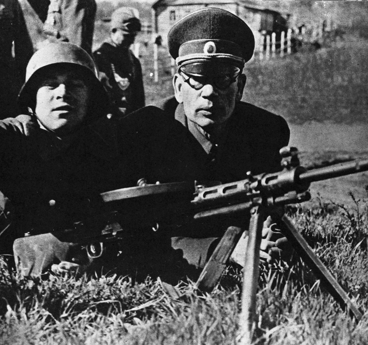 UNSPECIFIED - CIRCA 1943:  World War II. Soviet General Andrey Vlasov during manoeuvres of Russian volunteers' training, 1943.  (Roger Viollet via Getty Images)