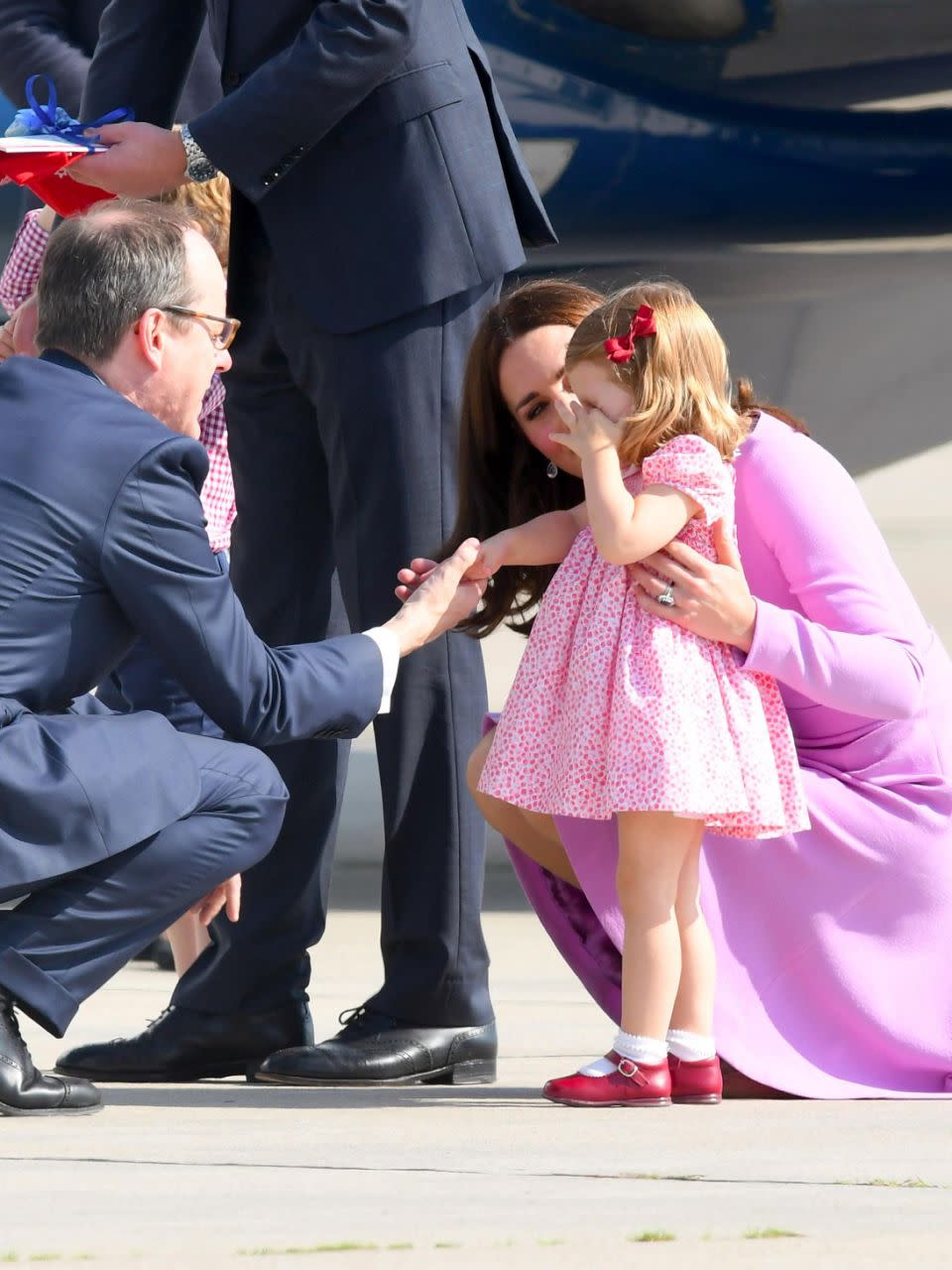 Lucky Mumma Kate was standby to comfort the little Princess. Photo: Getty