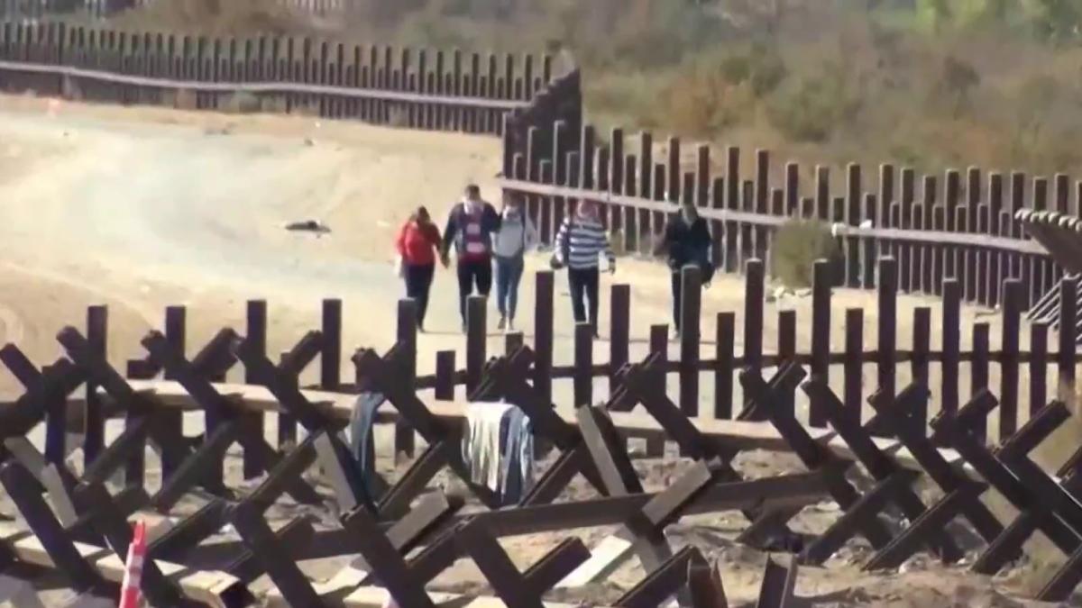 Migrant crossings at southern border during 2022 break previous record