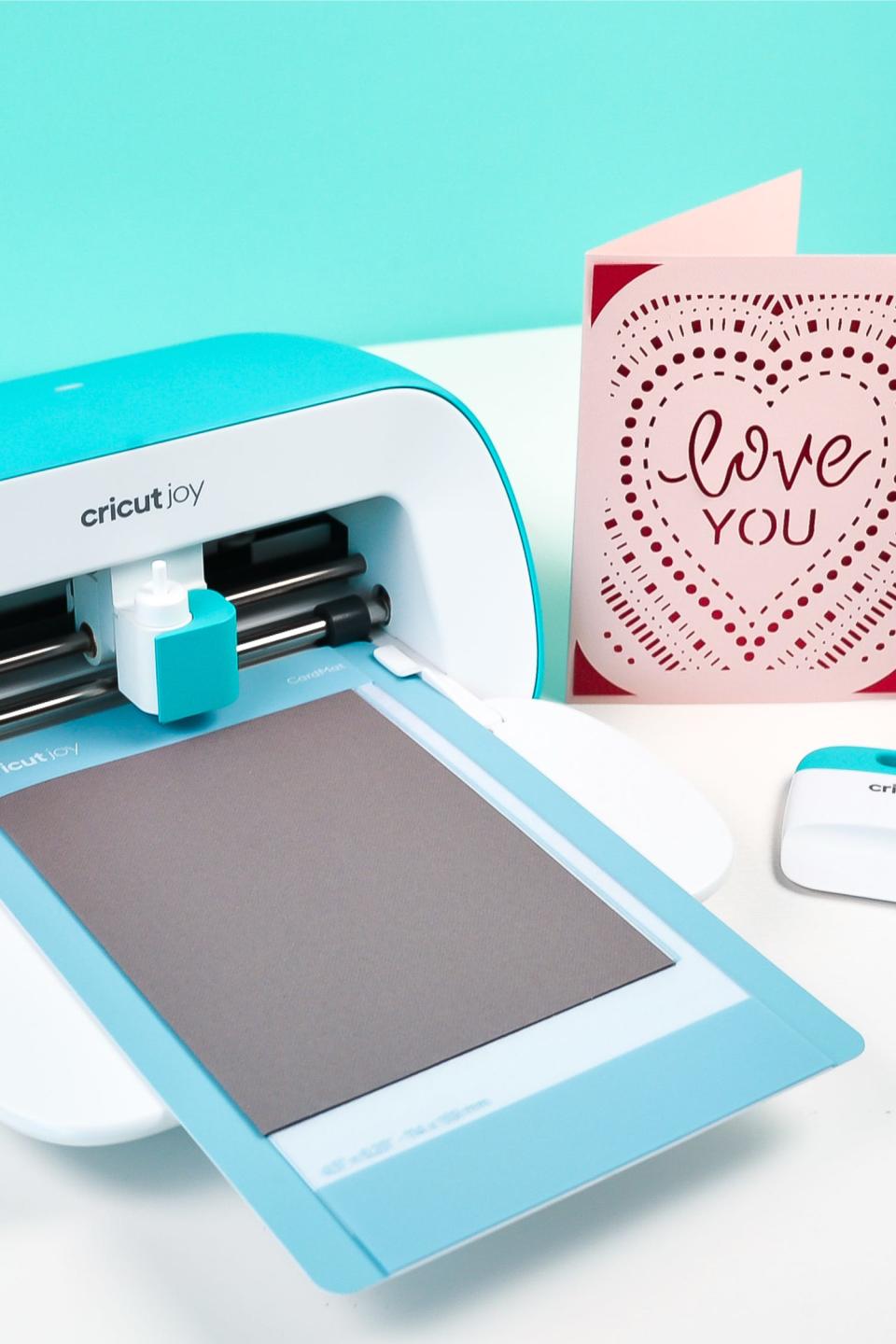 Cricut Joy crafting machine.