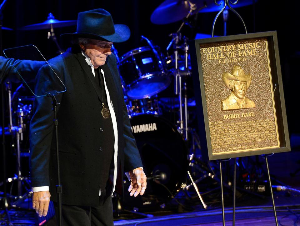 Bobby Bare is inducted into the Country Music Hall of Fame. His son, guitarist and singer Bobby Bare Jr., often sings Bare's hit "Detroit City," at his own shows.