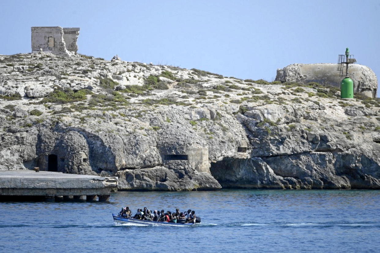 L'île italienne de Lampedusa fait face à une arrivée massive de migrants depuis quelques jours.  - Credit:VALERIA FERRARO / ANADOLU AGENCY / Anadolu Agency via AFP