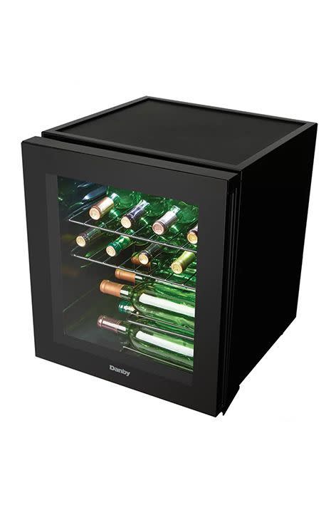 5) Danby 16-Bottle Single Zone Freestanding Wine Refrigerator