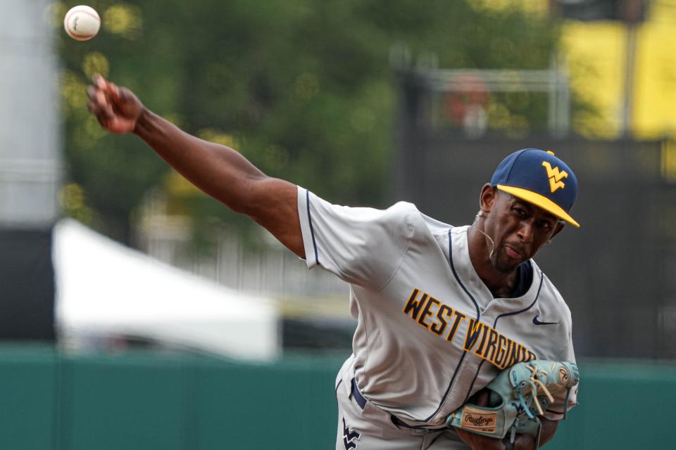 West Virginia pitcher Carlson Reed (17) throws a pitch against the Texas Longhorns at UFCU Disch-Falk Field on Saturday, May 20, 2023 in Austin. © Aaron E. Martinez / American-Statesman / USA TODAY NETWORK