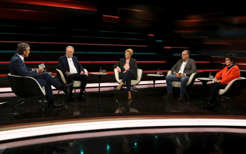 Am Donnerstagabend diskutierte Markus Lanz (links) mit seinen Gästen unter anderem über das Bürgergeld. (Bild: ZDF / Cornelia Lehmann)