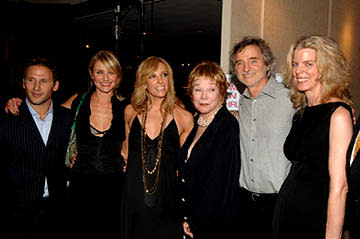 Mark Feuerstein , Cameron Diaz , Toni Collette , Shirley MacLaine , Curtis Hanson and Carol Fenelon at the Los Angeles premiere of 20th Century Fox's In Her Shoes