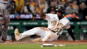 Pittsburgh Pirates - Congratulations to Ke'Bryan Hayes on being named a  Gold Glove Award finalist!