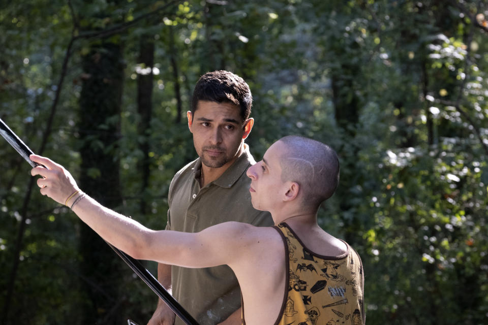 En esta imagen proporcionada por Vertical Entertainment Wilmer Valderrama, izquierda, y Moisés Arias en una escena de “Blast Beat". (Beatrice Aguirre Zuniga/Vertical Entertainment via AP)