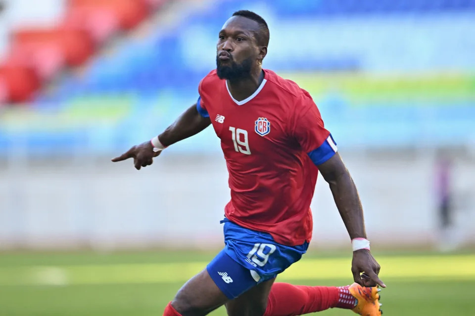 Costa Rica&#39;s Kendall Waston celebrates his goal during a friendly football match between Uzbekistan and Costa Rica in Suwon on September 27, 2022. (Photo by Jung Yeon-je / AFP) (Photo by JUNG YEON-JE/AFP via Getty Images)