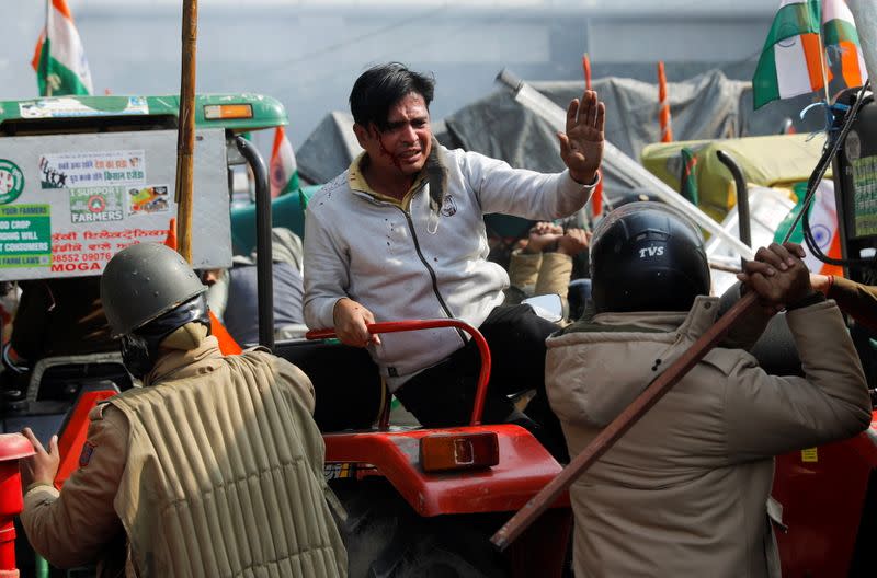 Farmers protest in New Delhi