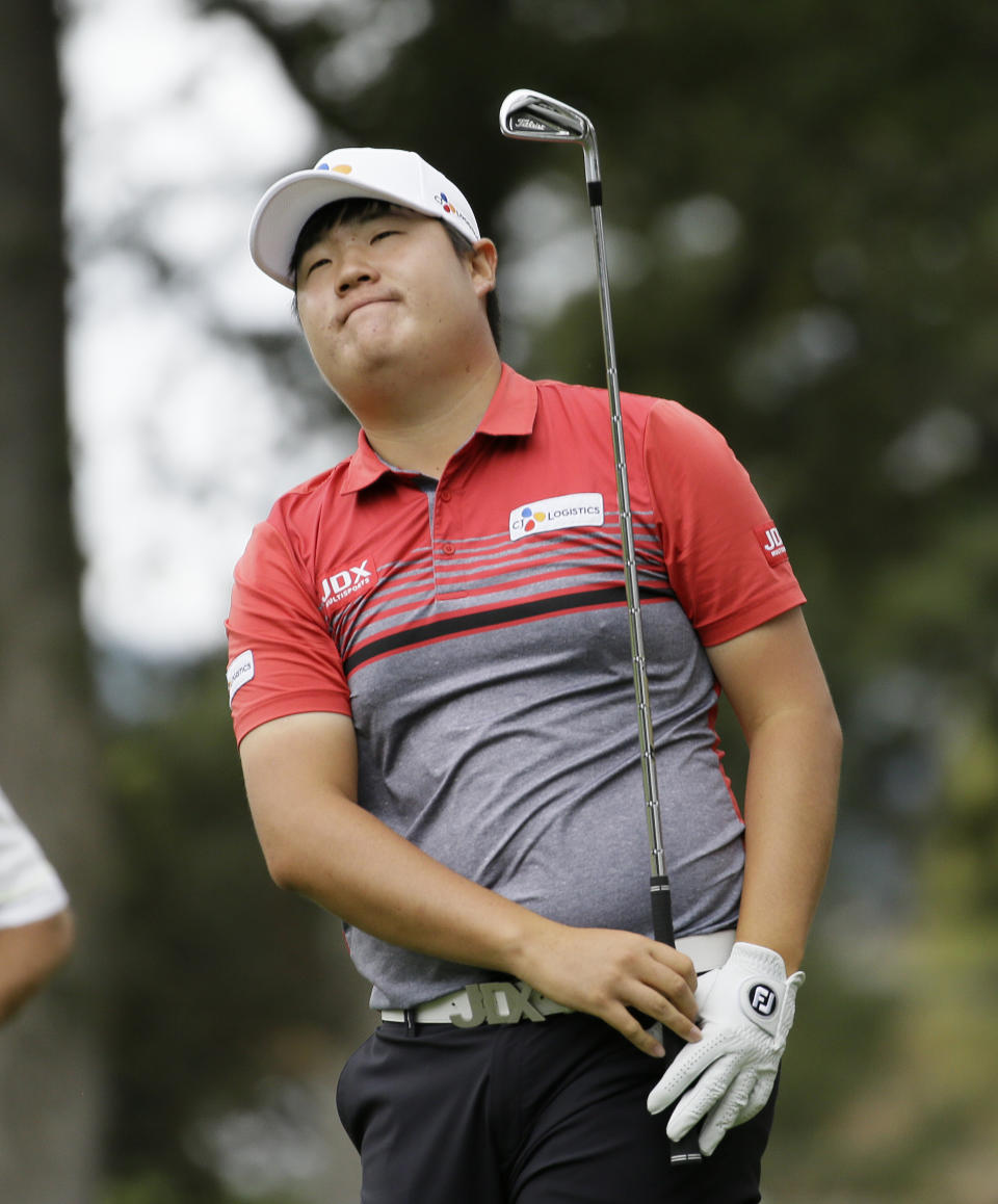 Sungjae Im, of South Korea, watches his shot from the seventh tee of the Silverado Resort North Course during the first round of the Safeway Open PGA golf tournament Thursday, Oct. 4, 2018, in Napa, Calif. (AP Photo/Eric Risberg)