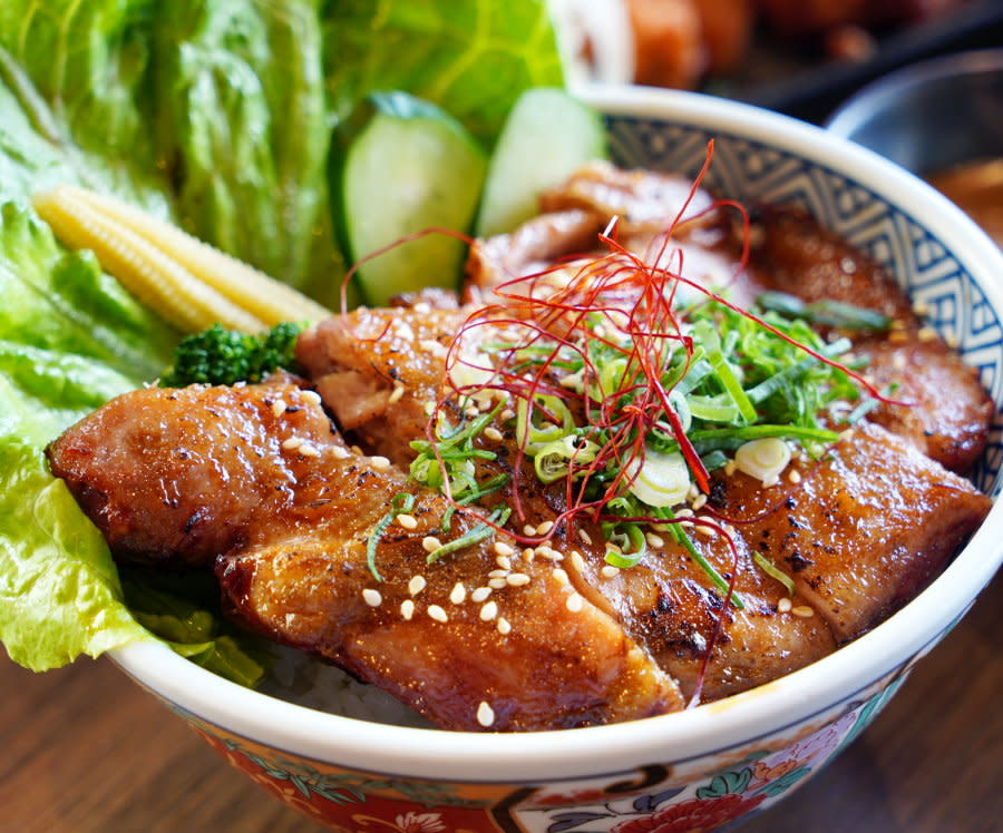 台南｜宮本武丼 直火肉山制丼所  台南安和店