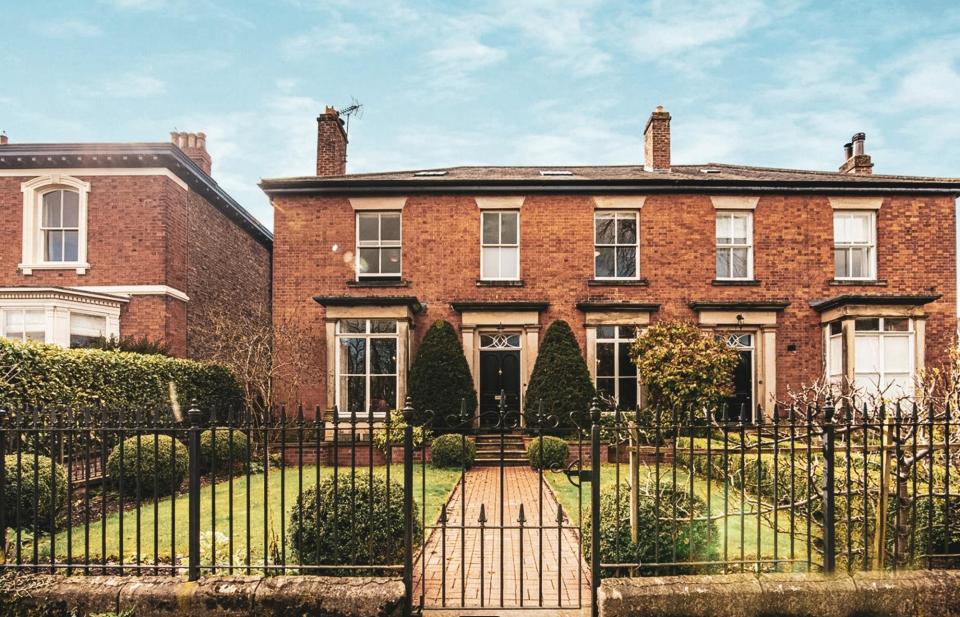 This very elegant townhouse in Ripon is an old house dating back to 1852. (Photo: Zoopla)