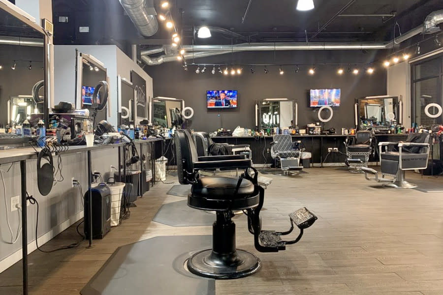 <b>Photo: Candice R./<a href="https://yelp.com/biz_photos/district-barbershop-fort-worth?utm_campaign=26f2053c-a79a-49ec-b098-5ddf7db257f3%2C9293f9c4-65a7-4260-8492-5cf5b4830abf&utm_medium=81024472-a80c-4266-a0e5-a3bf8775daa7" rel="nofollow noopener" target="_blank" data-ylk="slk:Yelp;elm:context_link;itc:0;sec:content-canvas" class="link ">Yelp</a></b>