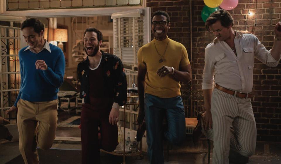 Jim Parsons, Robin de Jesús, Michael Benjamin Washington et Andrew Rannells dans 