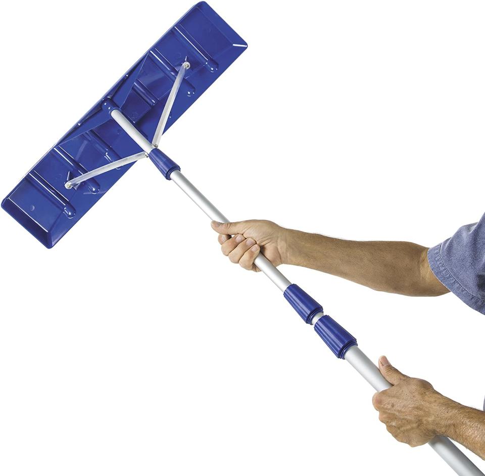 Snow Joe Twist-N-Lock Telescoping Roof Rake. Image via Amazon.