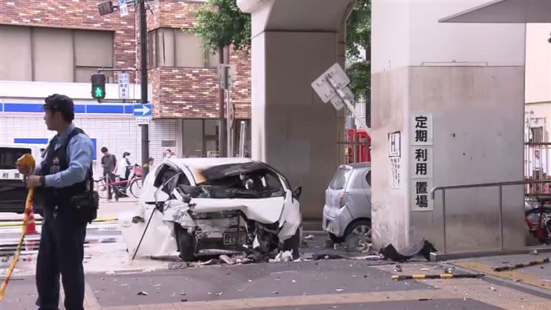 計程車運將傷勢嚴重陷入昏迷。（圖／翻攝X）