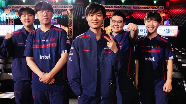 T1 crush Weibo Gaming to earn Faker a fourth title: LoL Worlds