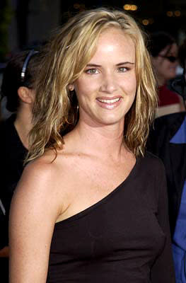 Juliette Lewis at the Beverly Hills premiere of Universal's Captain Corelli's Mandolin