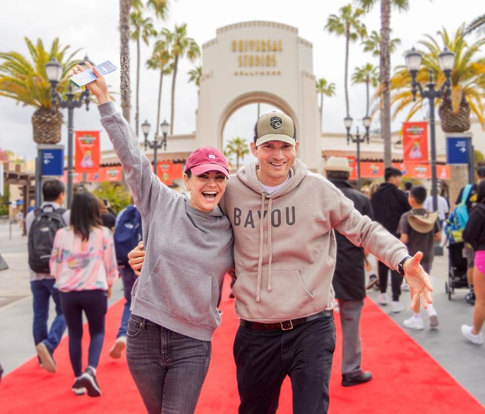 Mila Kunis, Ashton Kutcher, Universal Studios Hollywood 2023