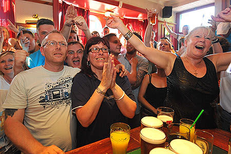 Brits celebrate Andy Murray's Wimbledon win