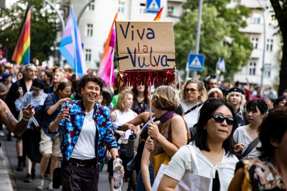 photo gallery Dyke Marches Dykes on Bikes worldwide through history