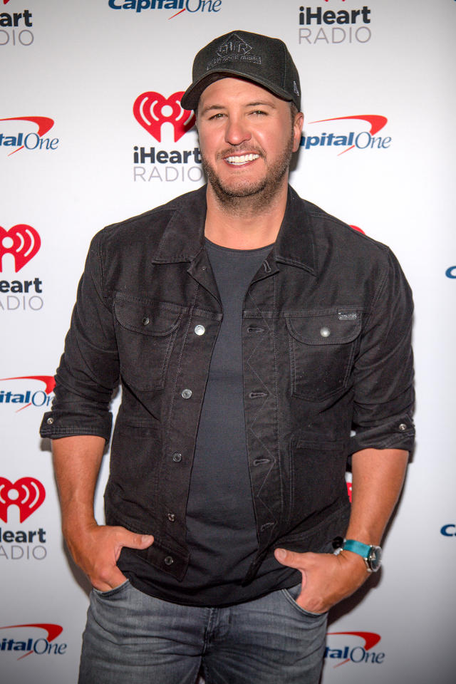 Luke Bryan Apologizes For 'Absurd' Way He Introduced Dustin Lynch