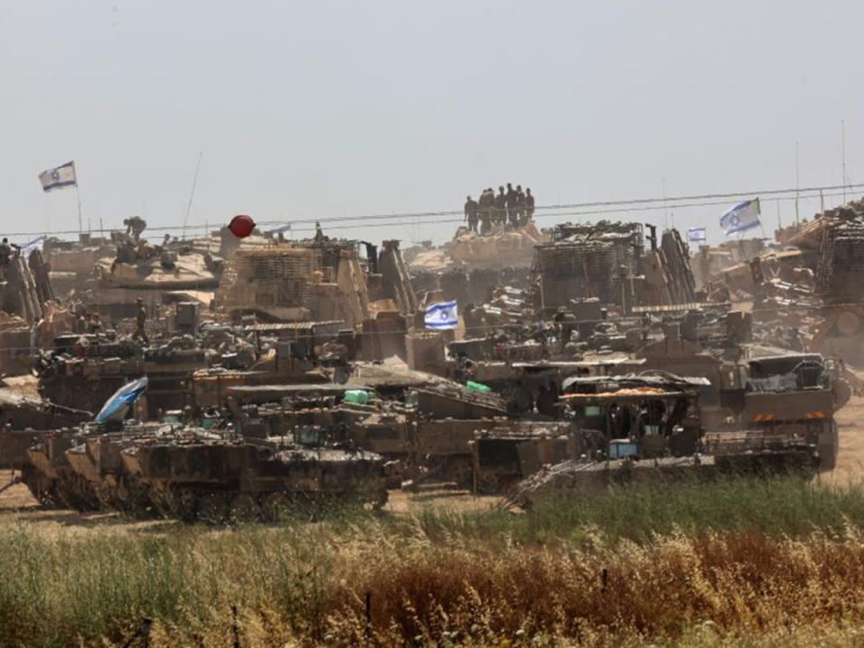 以色列坦克集結在加薩南部地區，越來越多人從拉法湧向加薩其他地區。