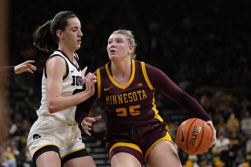 Caitlin Clark Big Ten's alltime assist leader, No. 4 Iowa