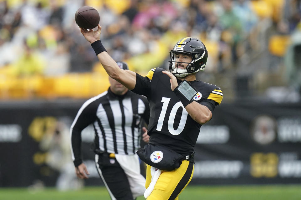 Pittsburgh Steelers quarterback Mitch Trubisky (10) throws a pass against the Jacksonville Jaguars during the first half of an NFL football game Sunday, Oct. 29, 2023, in Pittsburgh. (AP Photo/Matt Freed)