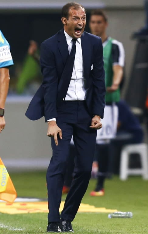 Juventus' coach Massimiliano Allegri reacts during the Italian Serie A football match Inter Milan vs Juventus on September 18, 2016 at the 'San Siro Stadium' in Milan