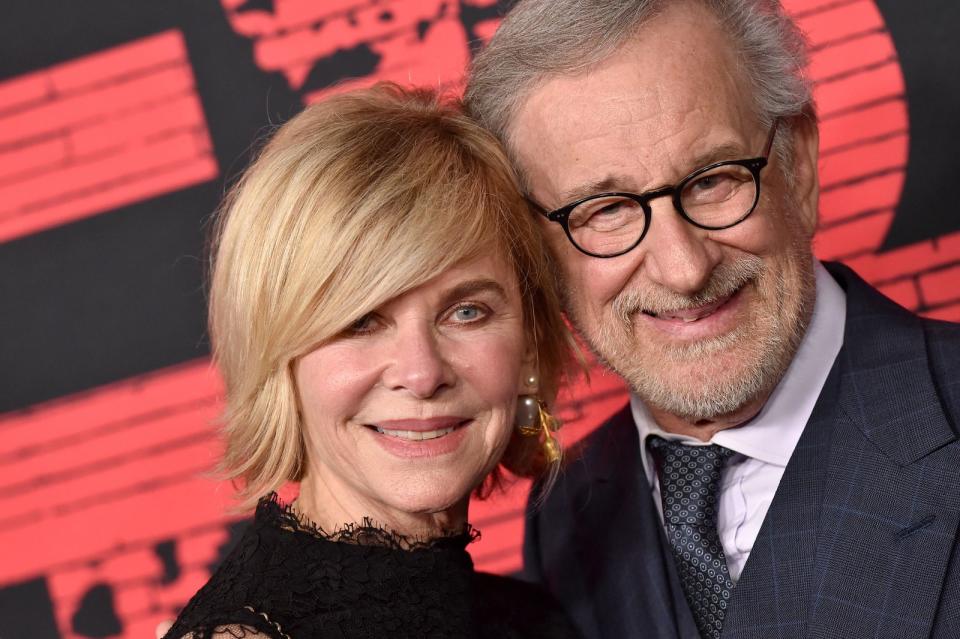 Mit Kate Capshaw ist Steven Spielberg seit 1991 verheiratet. Sie lernten sich 1984 am Set von "Indiana Jones und der Tempel des Todes" kennen. (Bild: Axelle/Bauer-Griffin/FilmMagic/Getty Images)