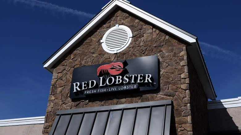 Red Lobster storefront signage