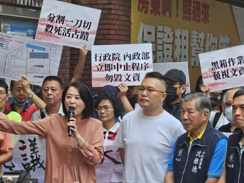 建國啤酒廠變更用地為北科大校地一案，文資團體不滿政府任意變更用途。（Photo by 呂翔禾／台灣醒報）