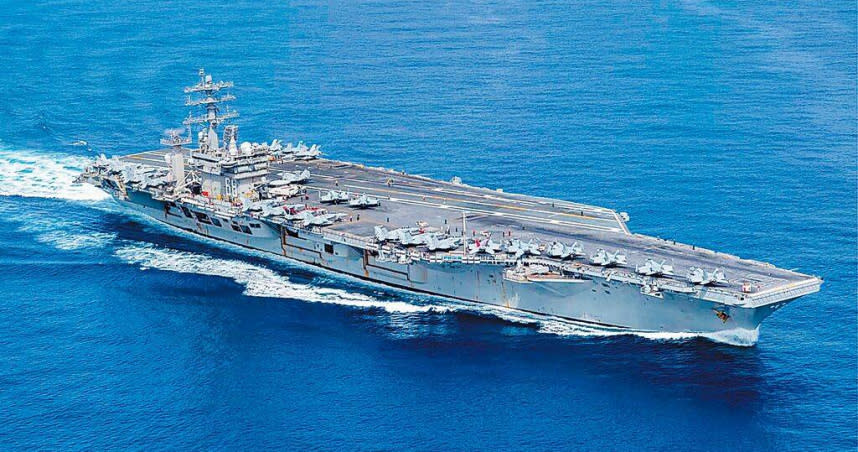 日本媒體報導，美國海軍核動力航艦尼米茲號計畫5月19日左右起，泊靠日本長崎縣佐世保市的美國海軍佐世保基地數日。（圖／摘自尼米茲號臉書）