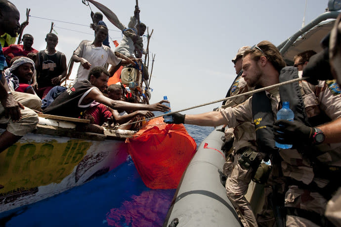 西非奈及利亞近日終於首度制裁海盜。圖為歐盟聯軍拯救被脅持船隻的畫面（Photo by The EU Naval Force (EU NAVFOR) Somalia - Operation Atalanta on Flickr under C.C License）