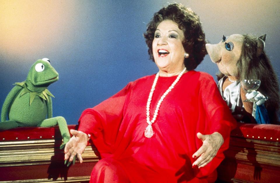 Kermit the Frog and Miss Piggy chat with Ethel Merman