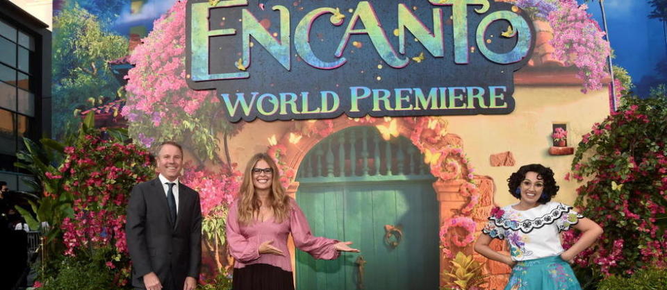 Clark Spencer et Jennifer Lee lors de l'avant-première d'Encanto à Hollywood, le 3 novembre 2021.
