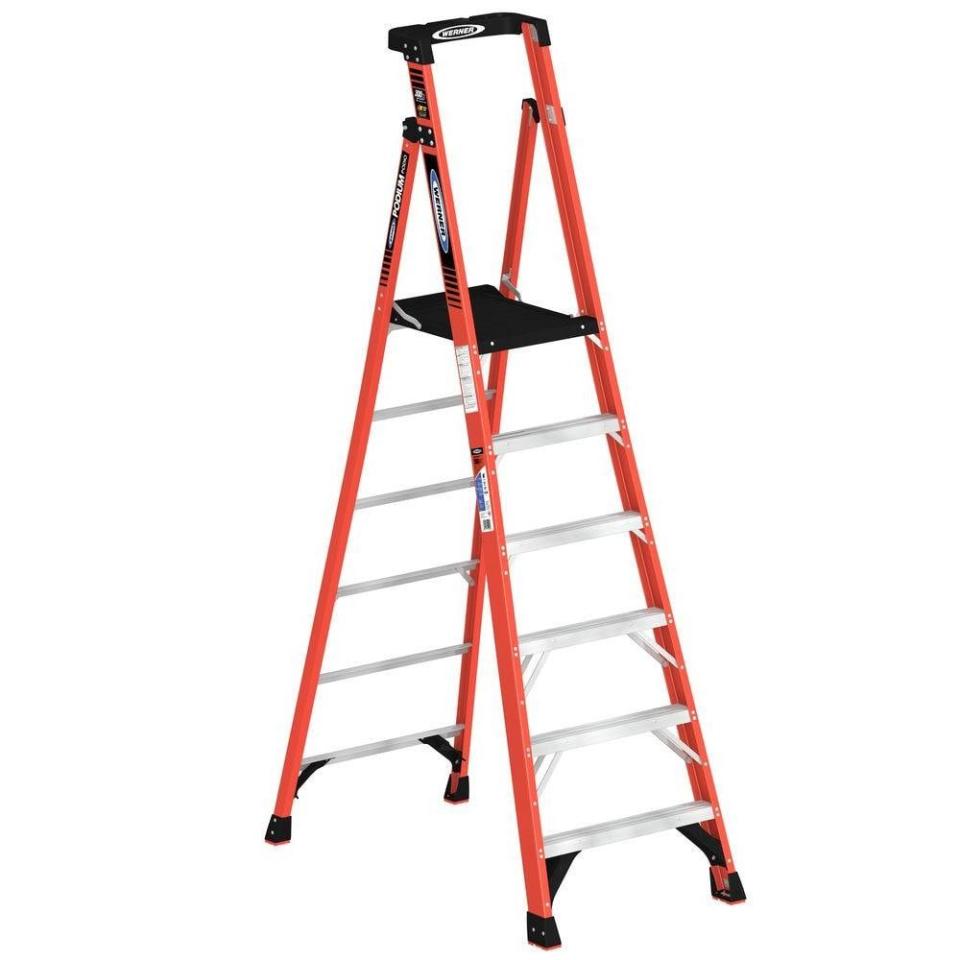 7) 8-Foot Podium Step Ladder